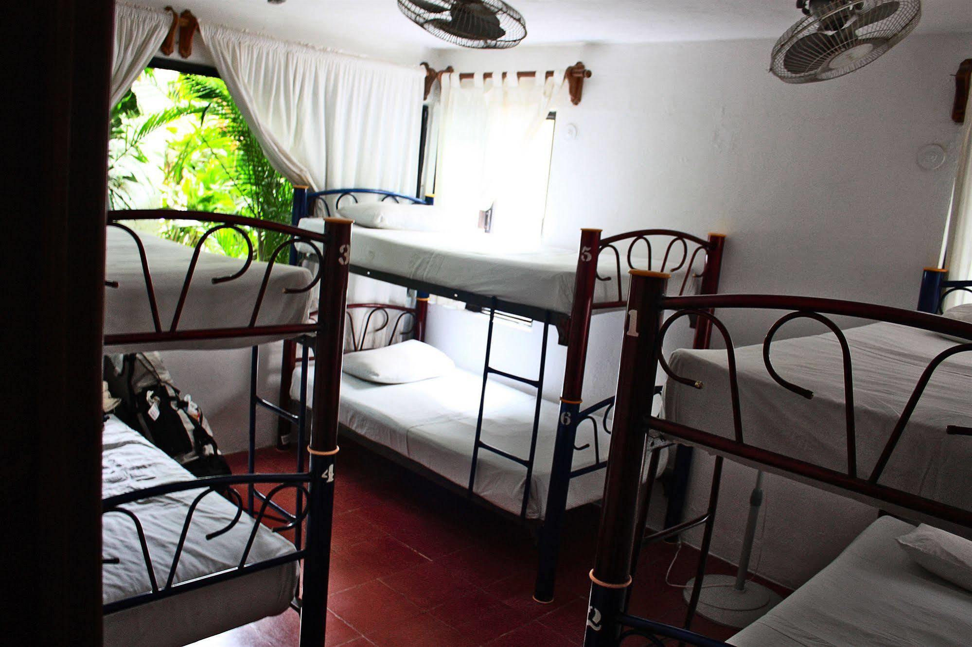 Hostal Haina Канкун Экстерьер фото